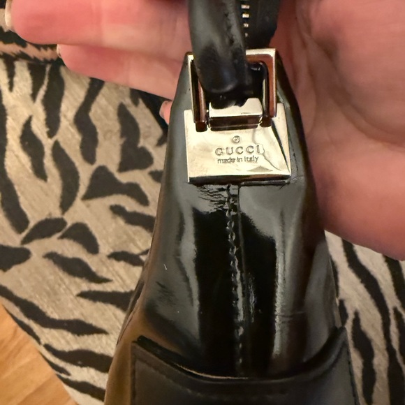 Gucci Black Patent Leather Shoulder Bag - Picture 4 of 10